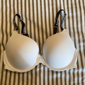 Victoria’s Secret perfect shape bra